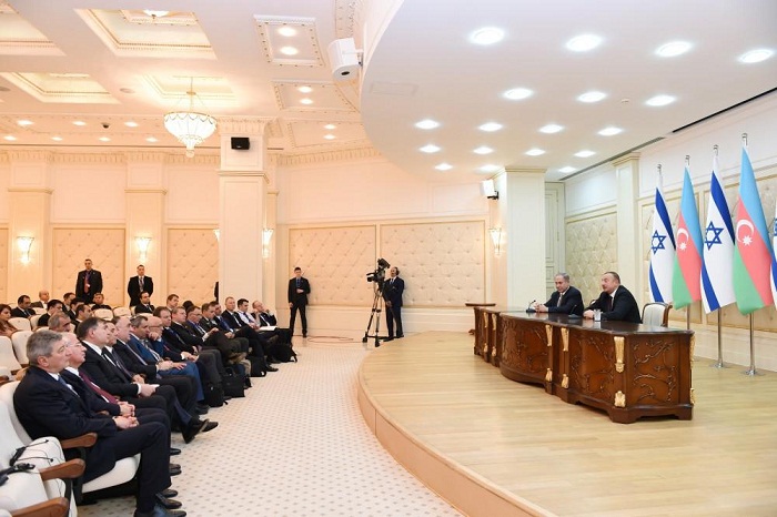 Azerbaijani president, Israeli PM make statements for press - VIDEO